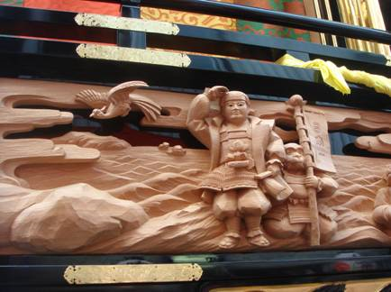 日本留遊學 山車上的雕工非常精細